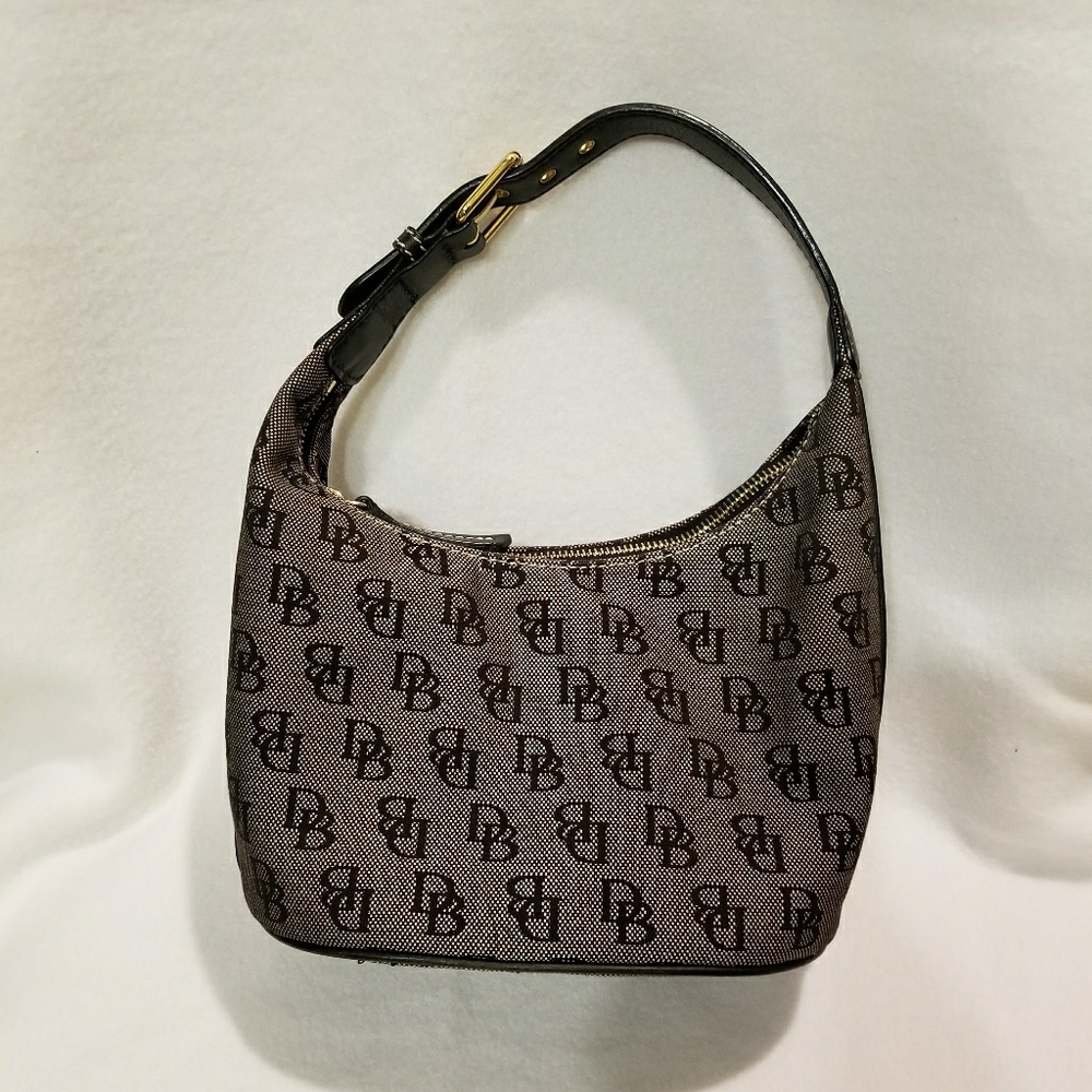 Dooney & Bourke signature black bucket bag purse